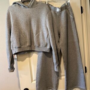 Aerie Gray Ribbed Lounge Set (top and bottom sold together)